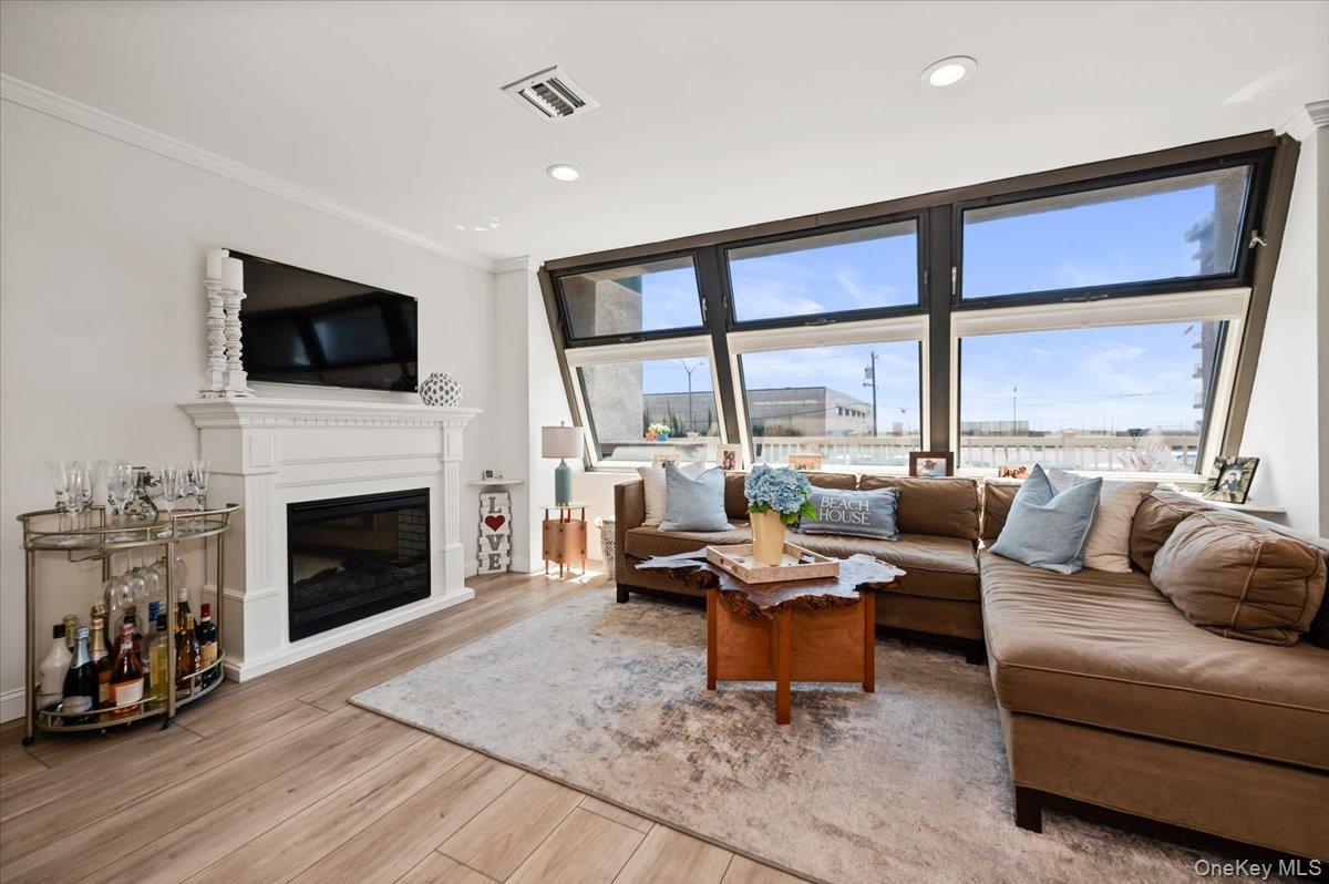 543 W Broadway A Property Photo 7
