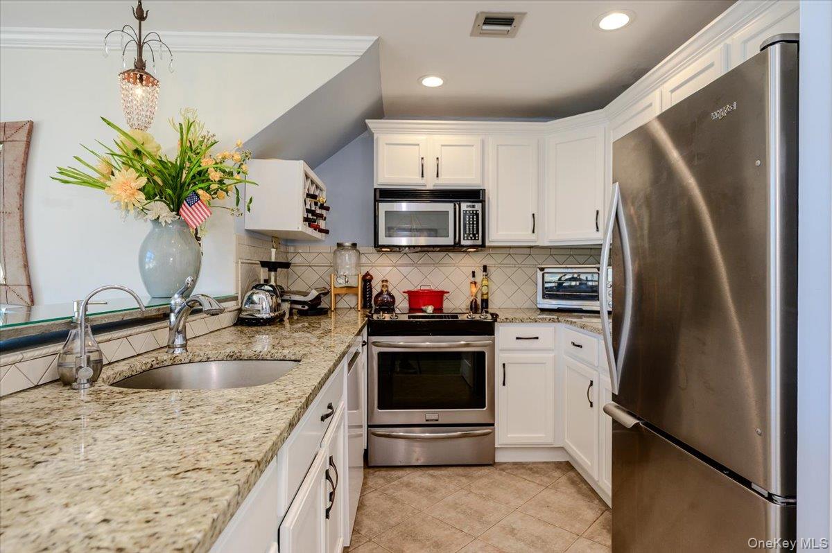 543 W Broadway A Property Photo 11