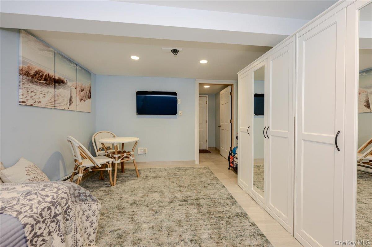 543 W Broadway A Property Photo 15