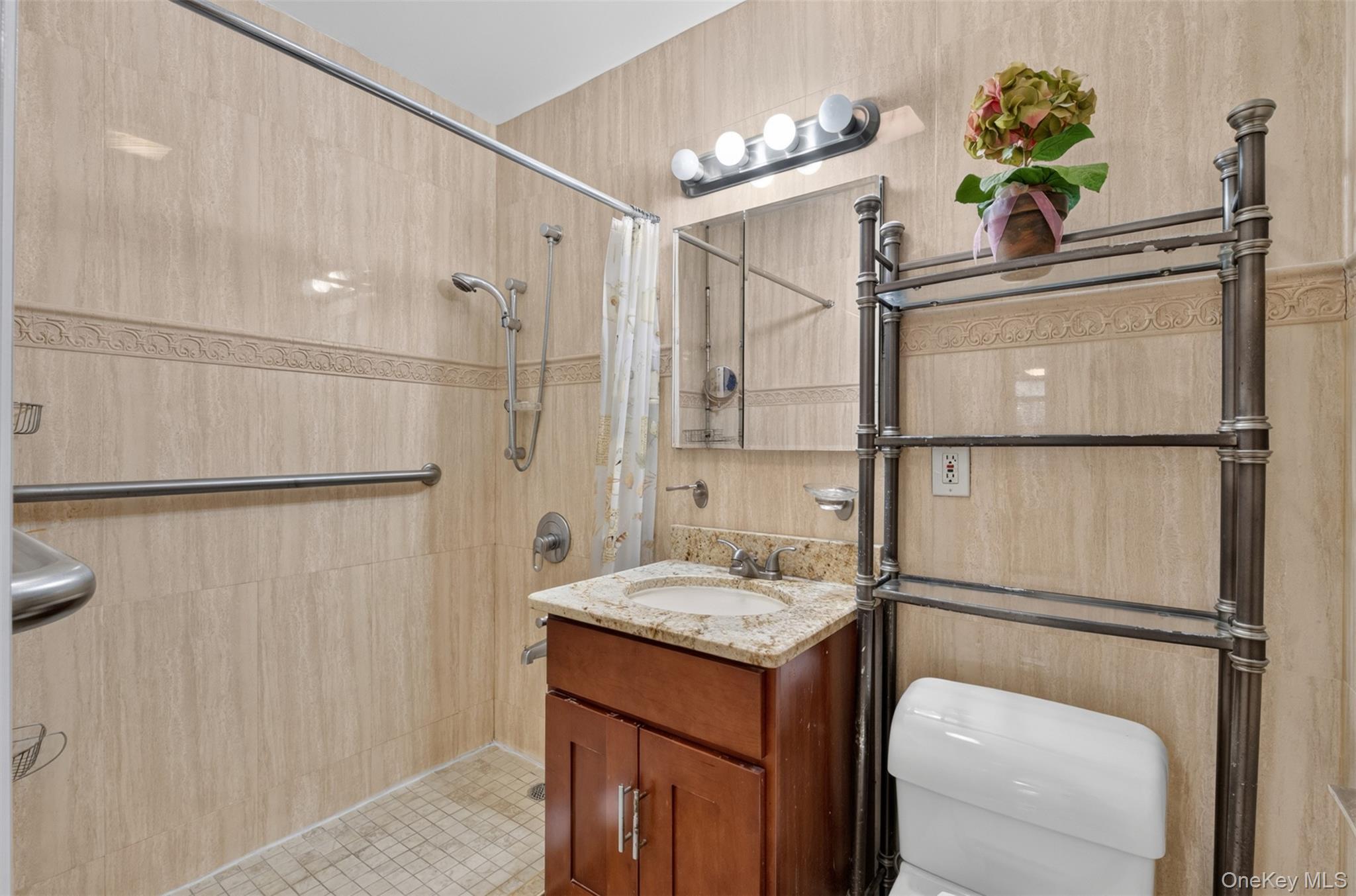 138-70 Elder Avenue 3l Property Photo 20