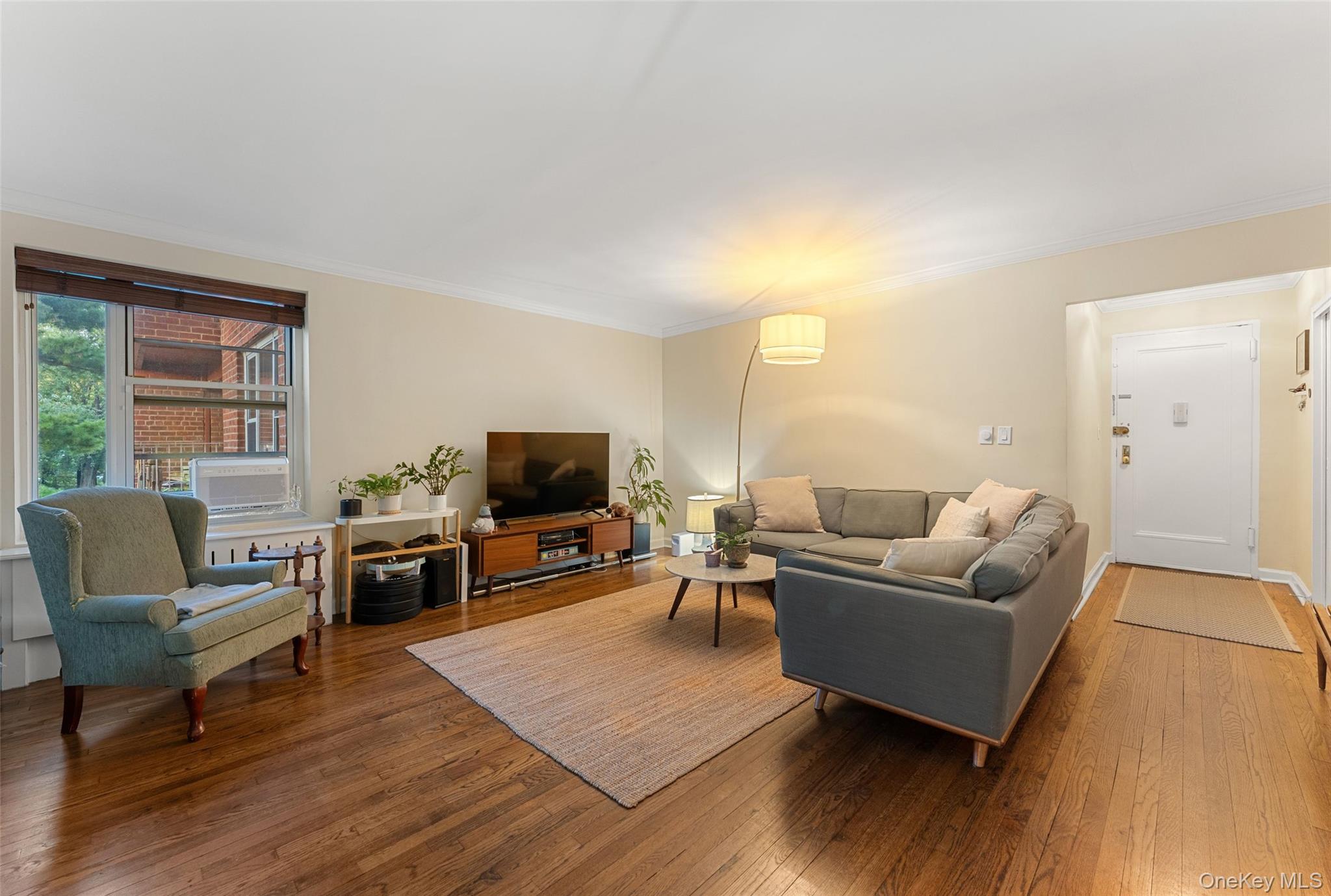 555 Broadway 3E Property Photo 1