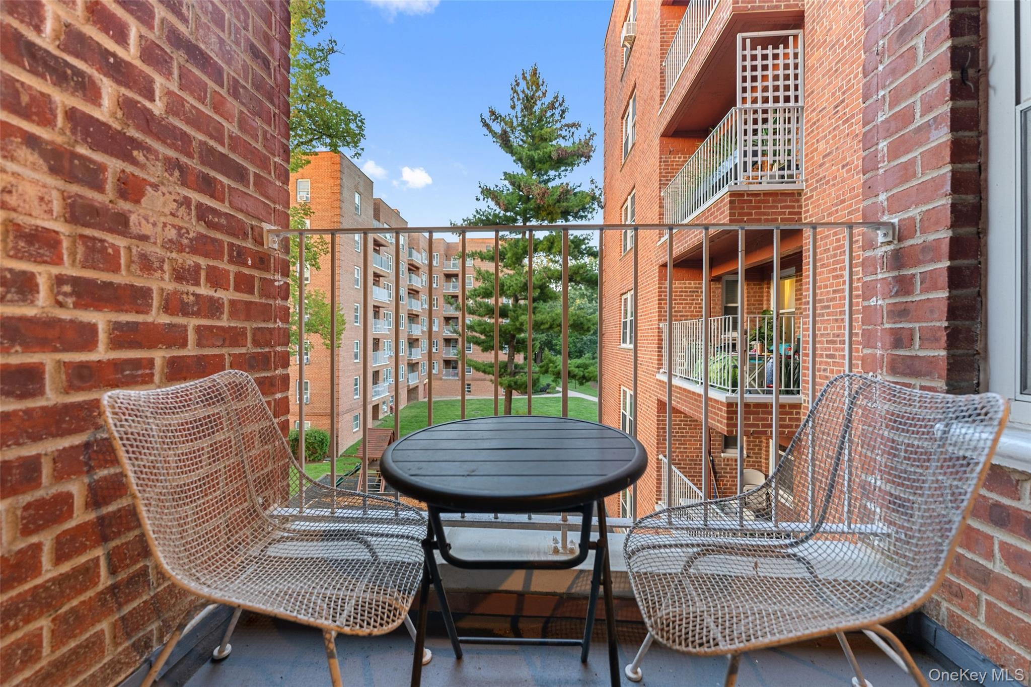 555 Broadway 3e Property Photo 2