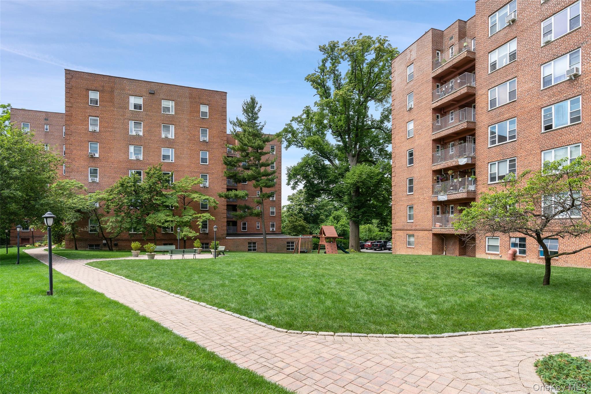 555 Broadway 3e Property Photo 9