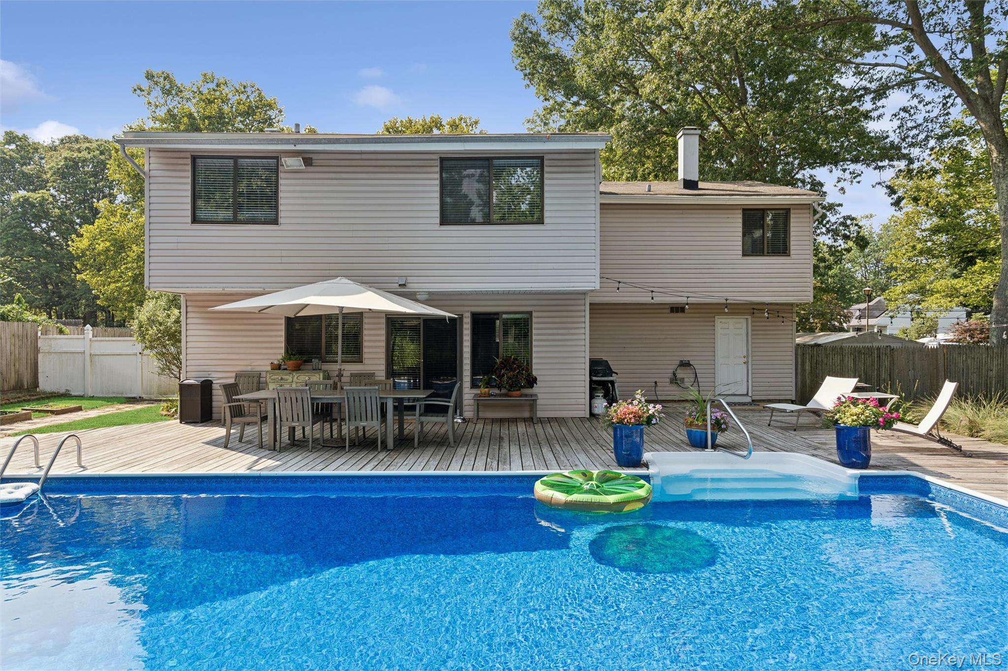 27 Sugarbush Lane Property Photo 1