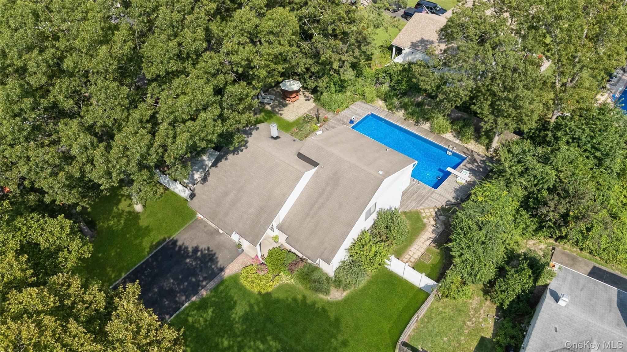 27 Sugarbush Lane Property Photo 1