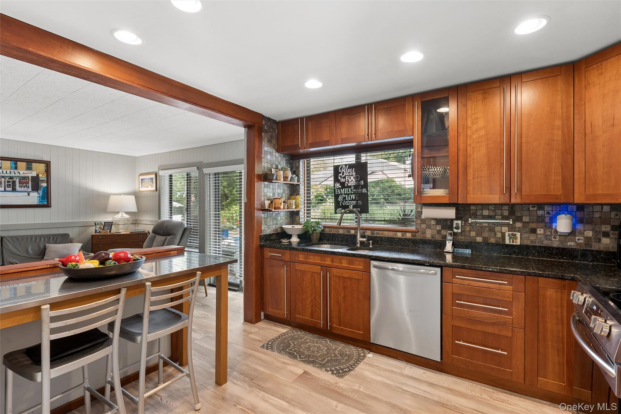 27 Sugarbush Lane Property Photo 6