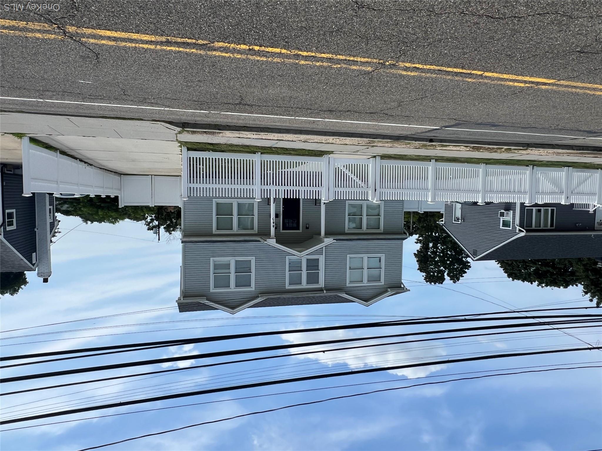 445 Albany Avenue Property Photo 1