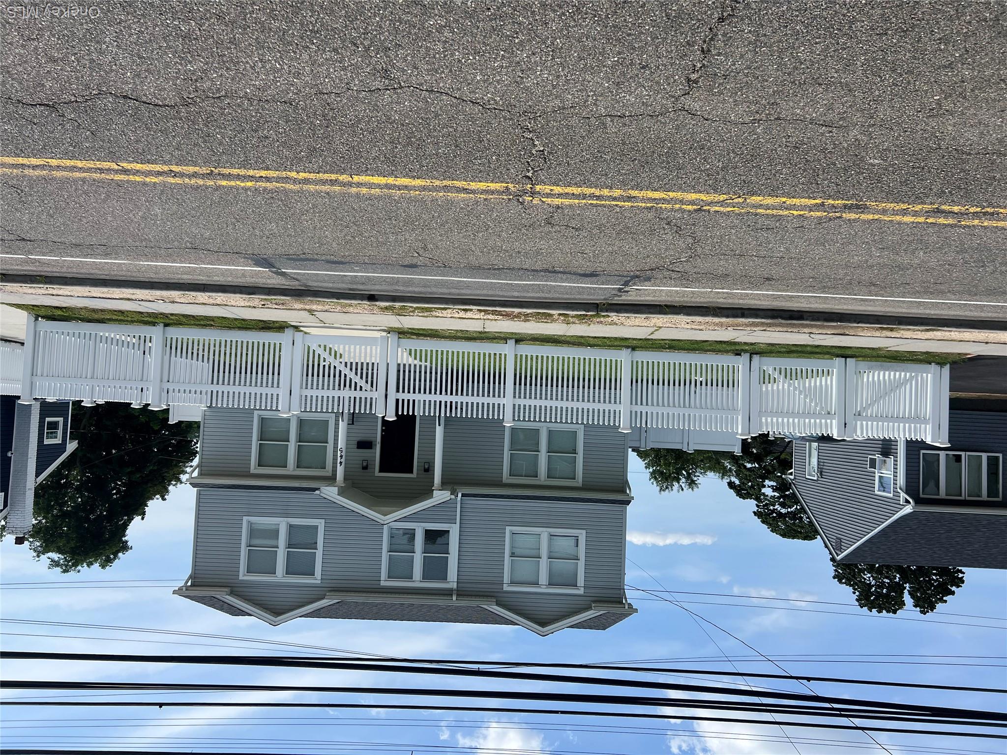 445 Albany Avenue Property Photo 18