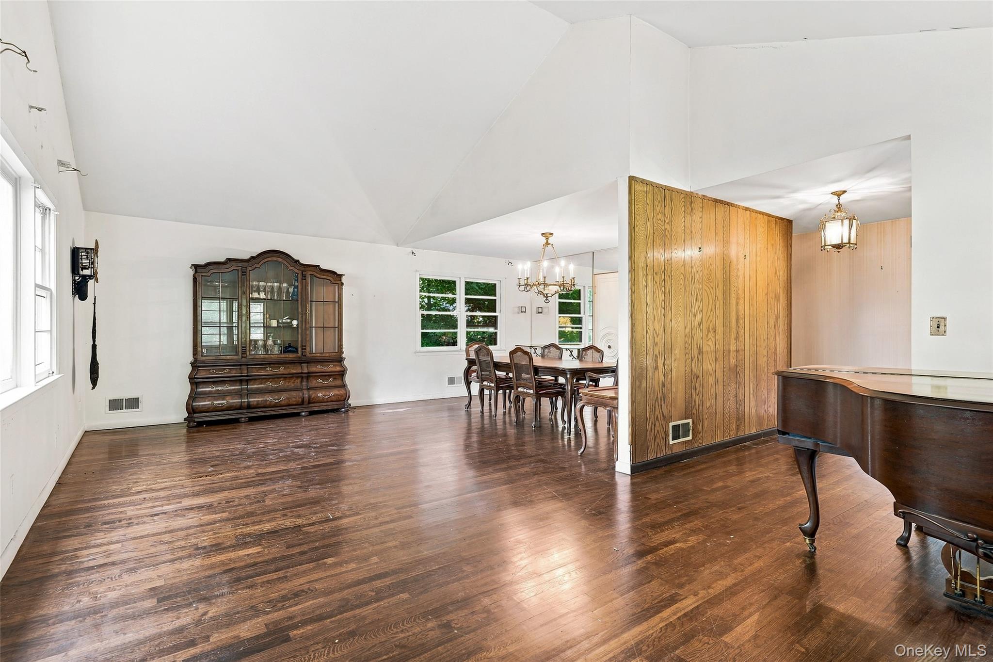 7 Overhill Road Property Photo 3