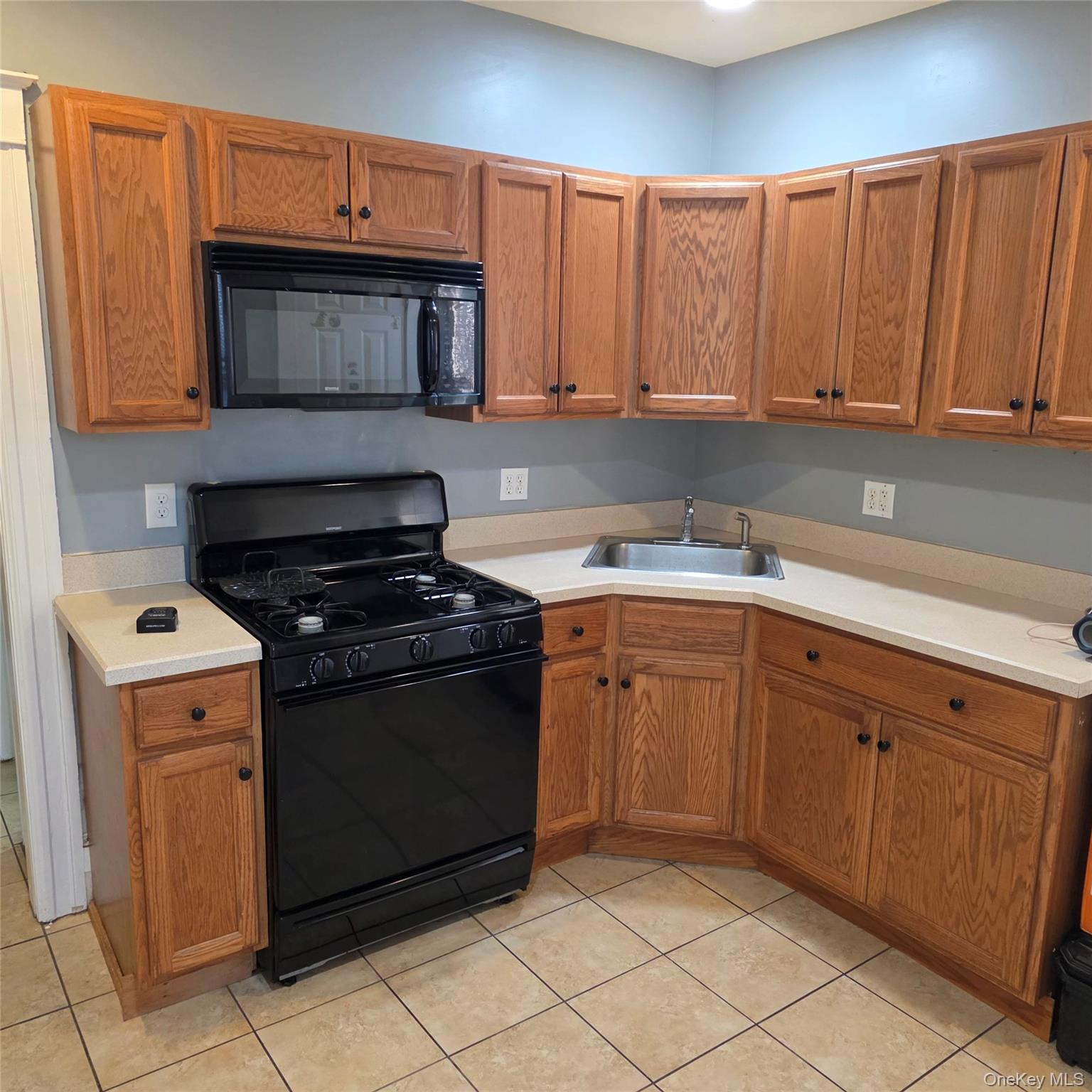 35 Manitou Avenue 2 Property Photo 2