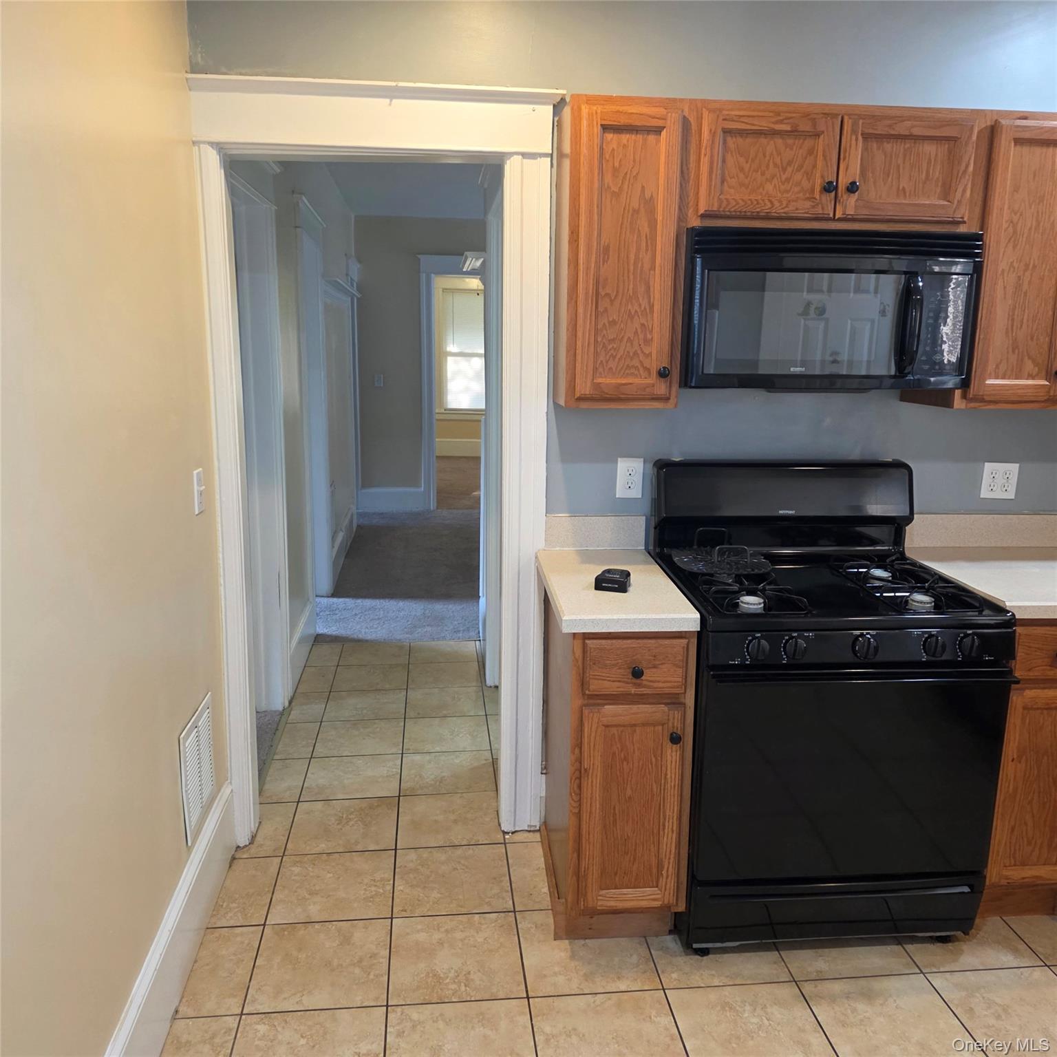 35 Manitou Avenue 2 Property Photo 3