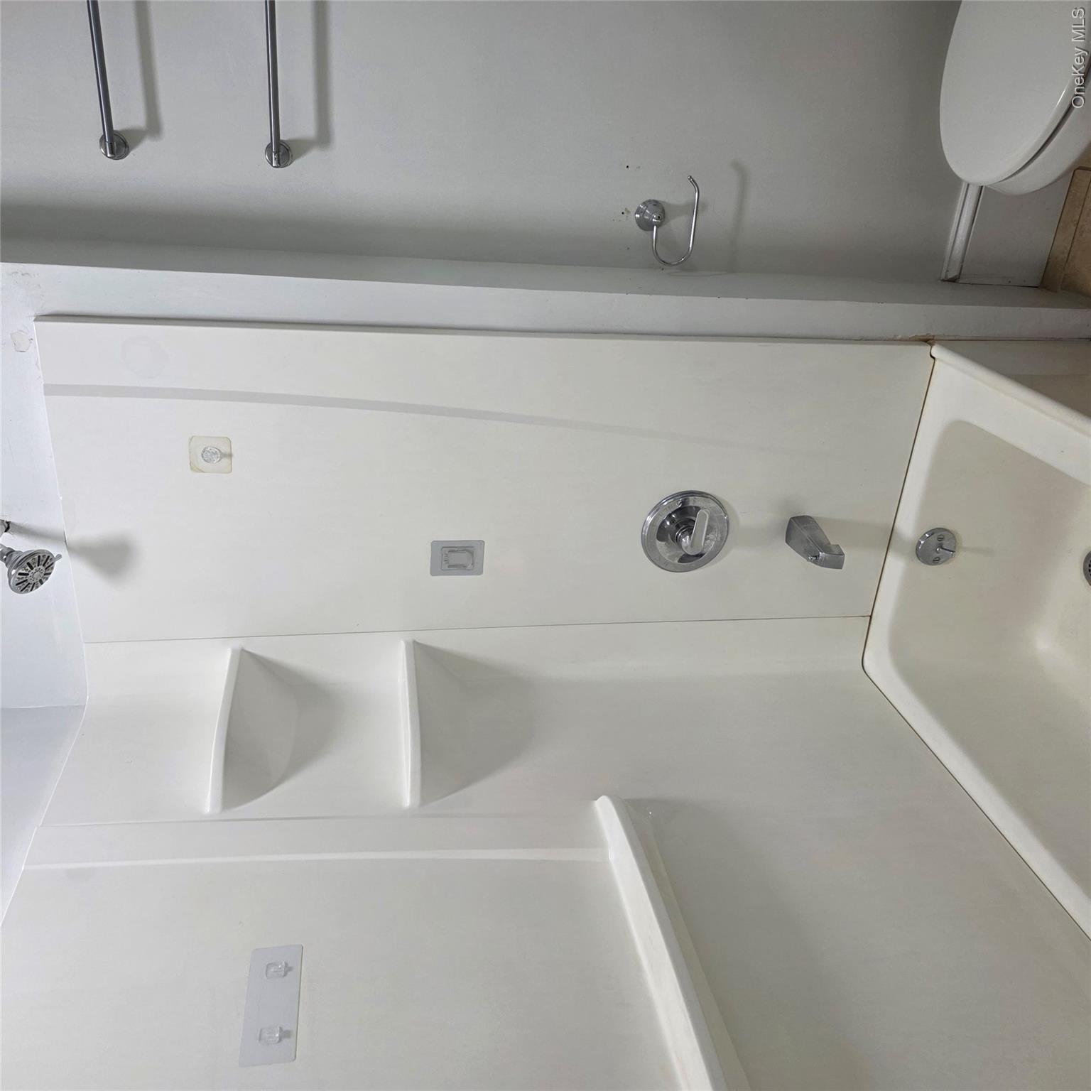 35 Manitou Avenue 2 Property Photo 4