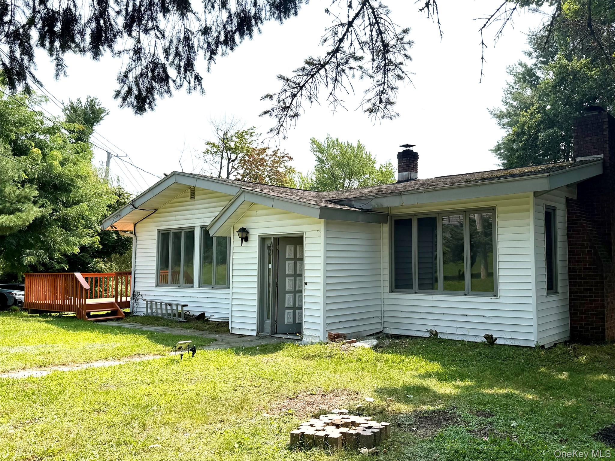 40 Crescent View Property Photo 1