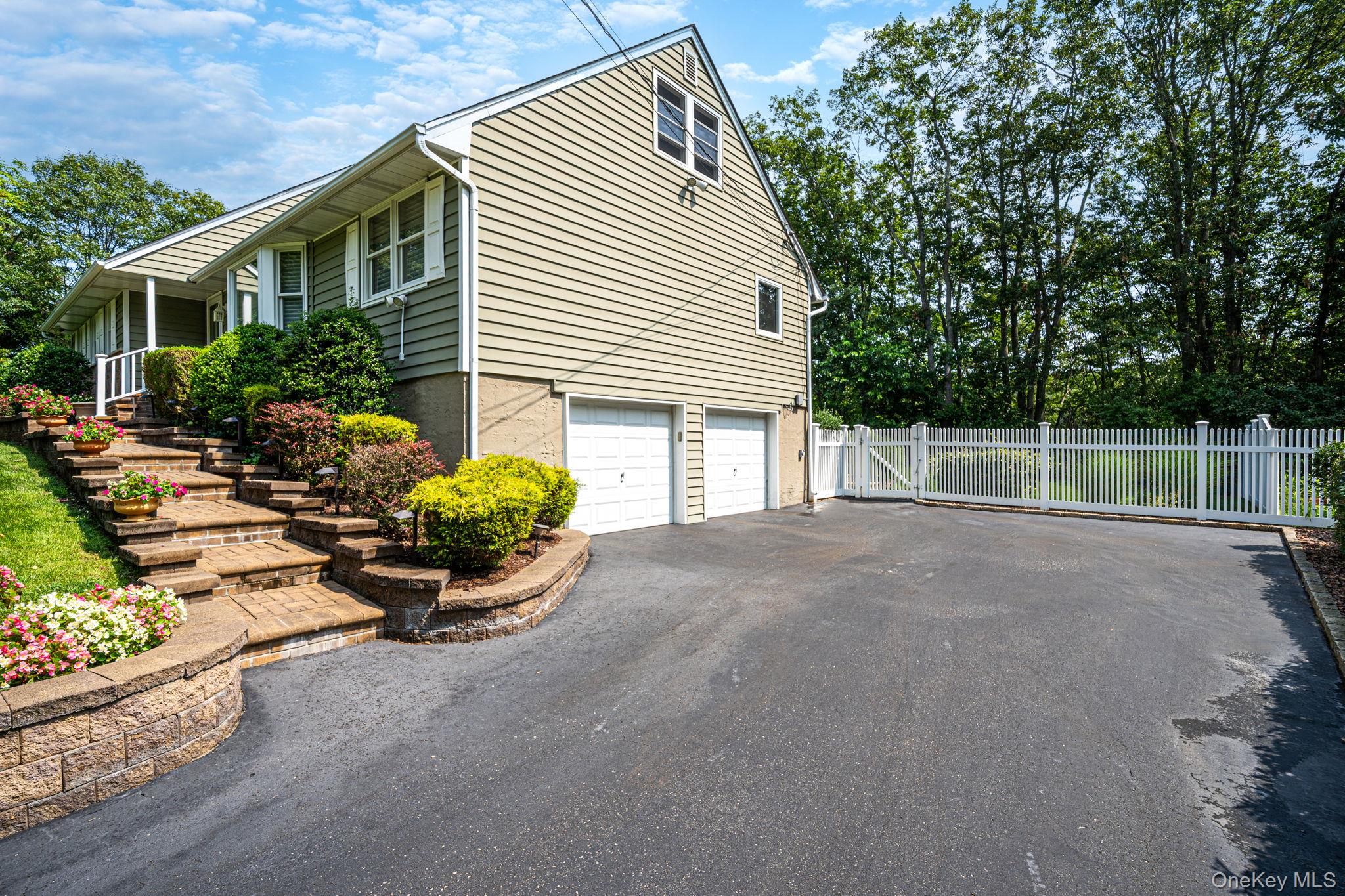 45 Hillcrest Avenue Property Photo 2