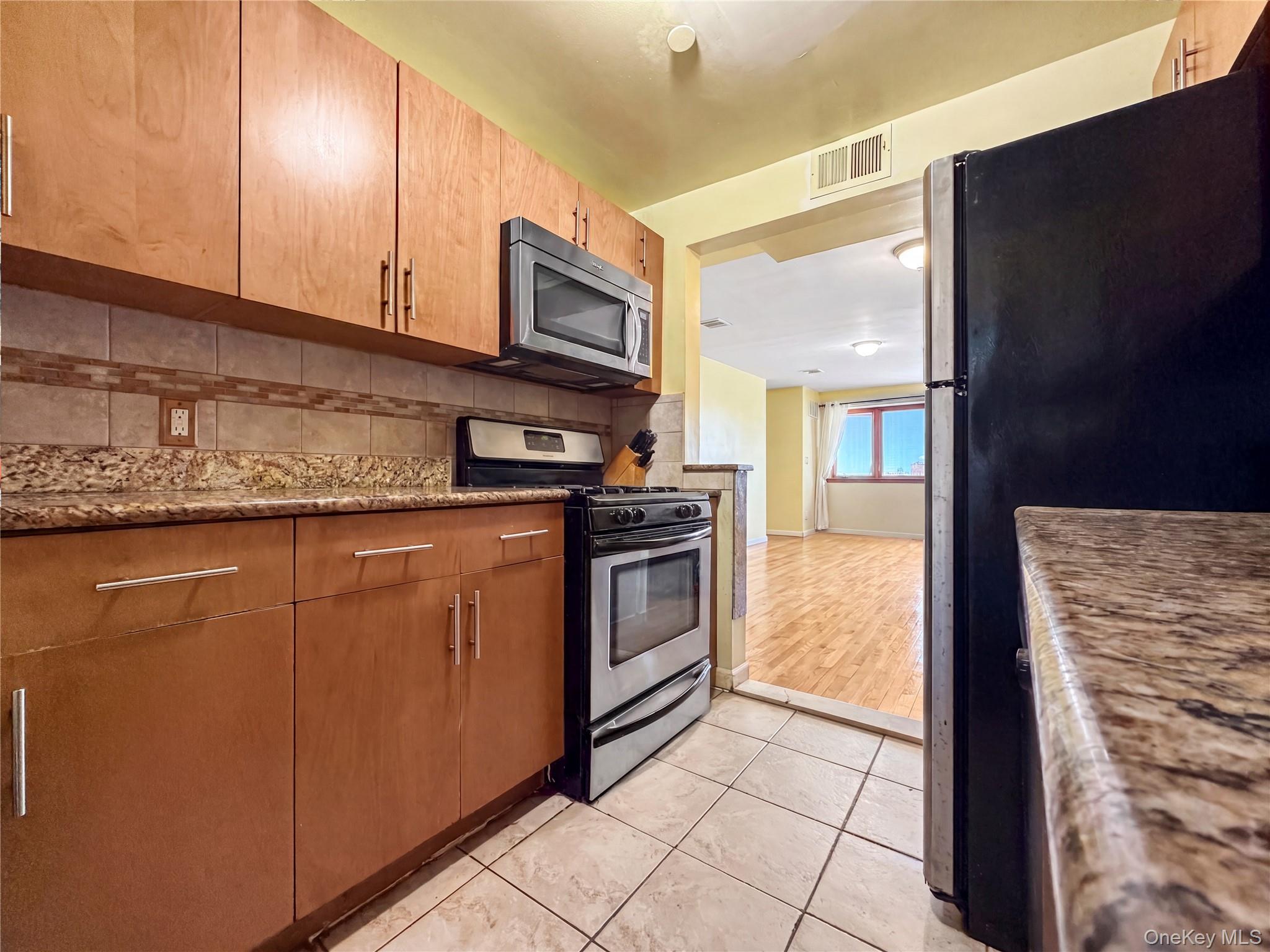 339 Avenue P 6b Property Photo 6