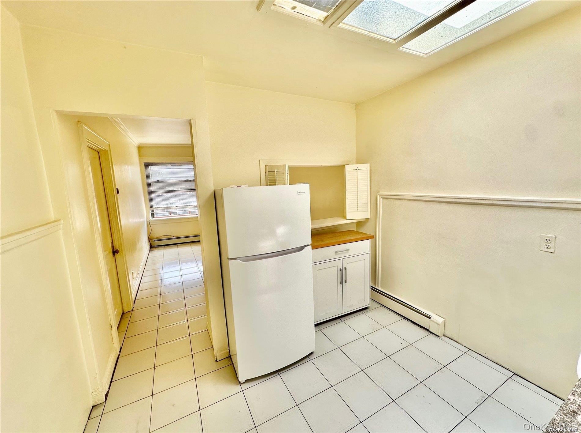 918 Hempstead Street 4 Property Photo 4