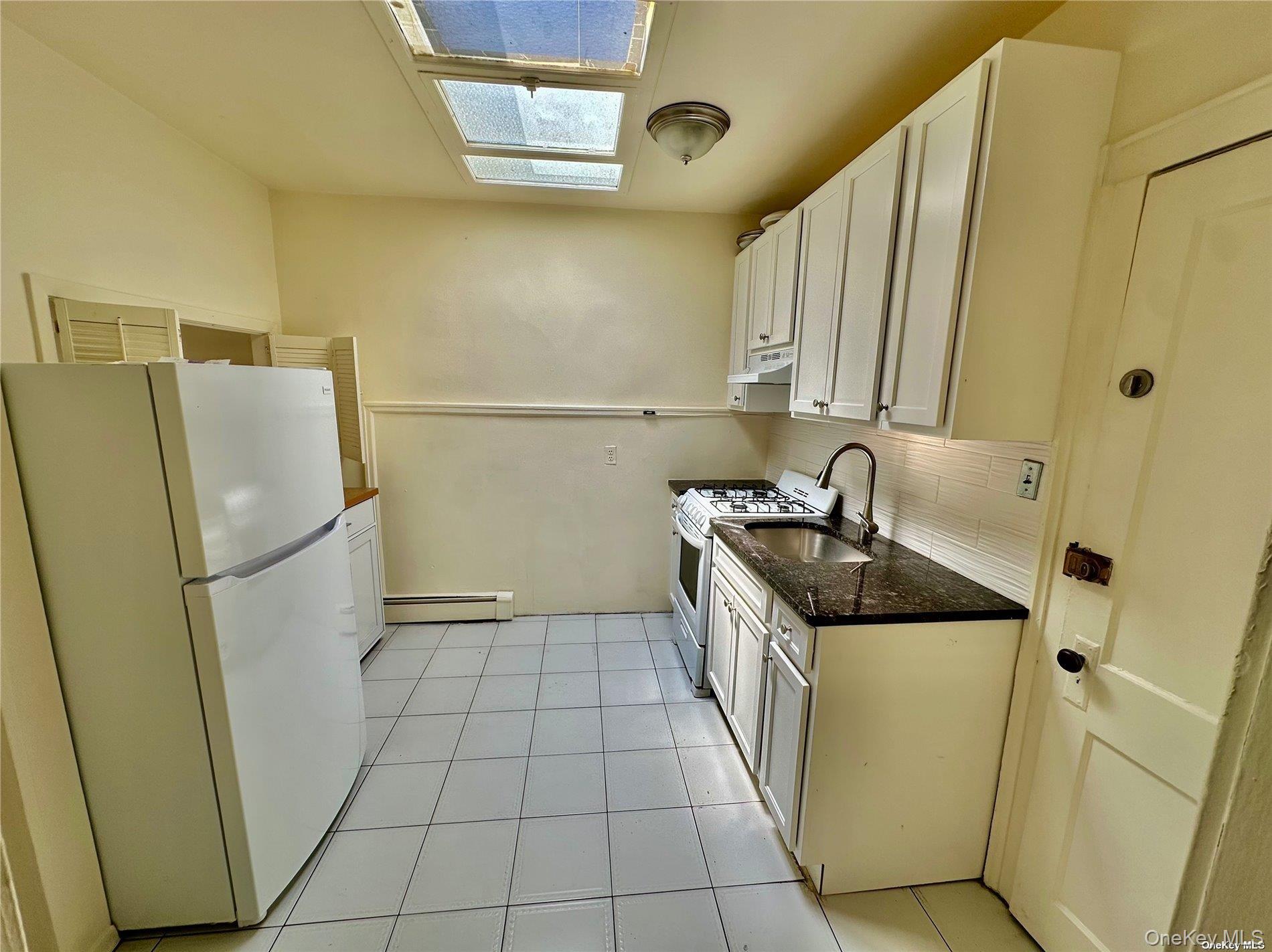 918 Hempstead Turnpike 4 Property Photo 3