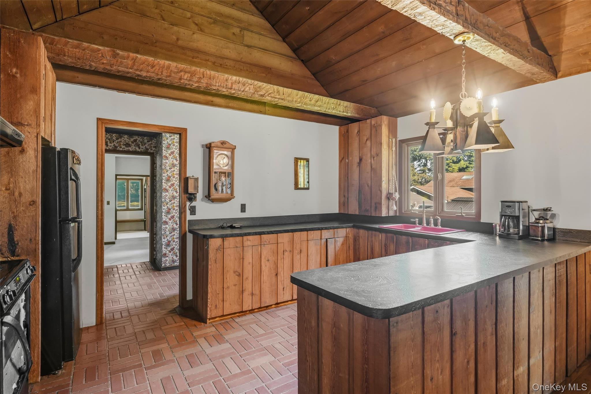 31 Pinesbridge Road Property Photo 6