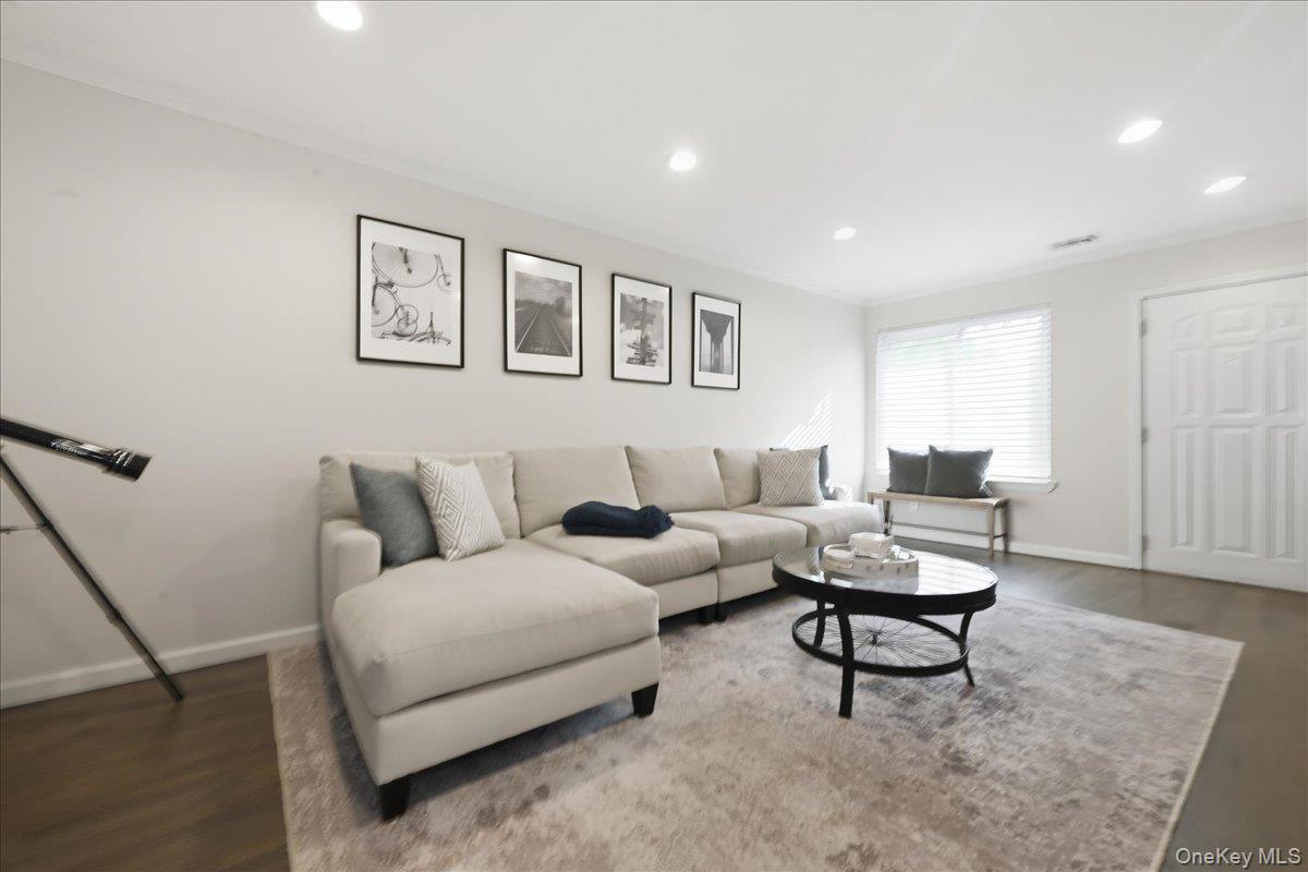 47 Alhambra Drive Property Photo 3