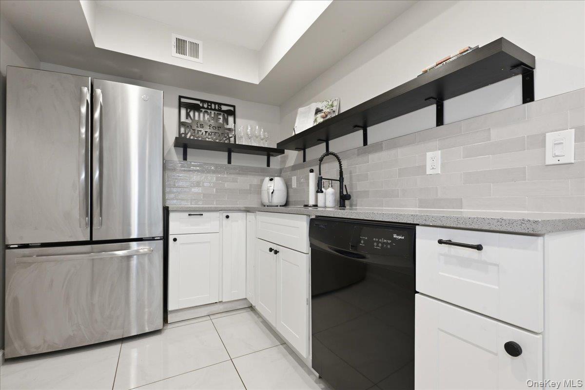 47 Alhambra Drive Property Photo 9