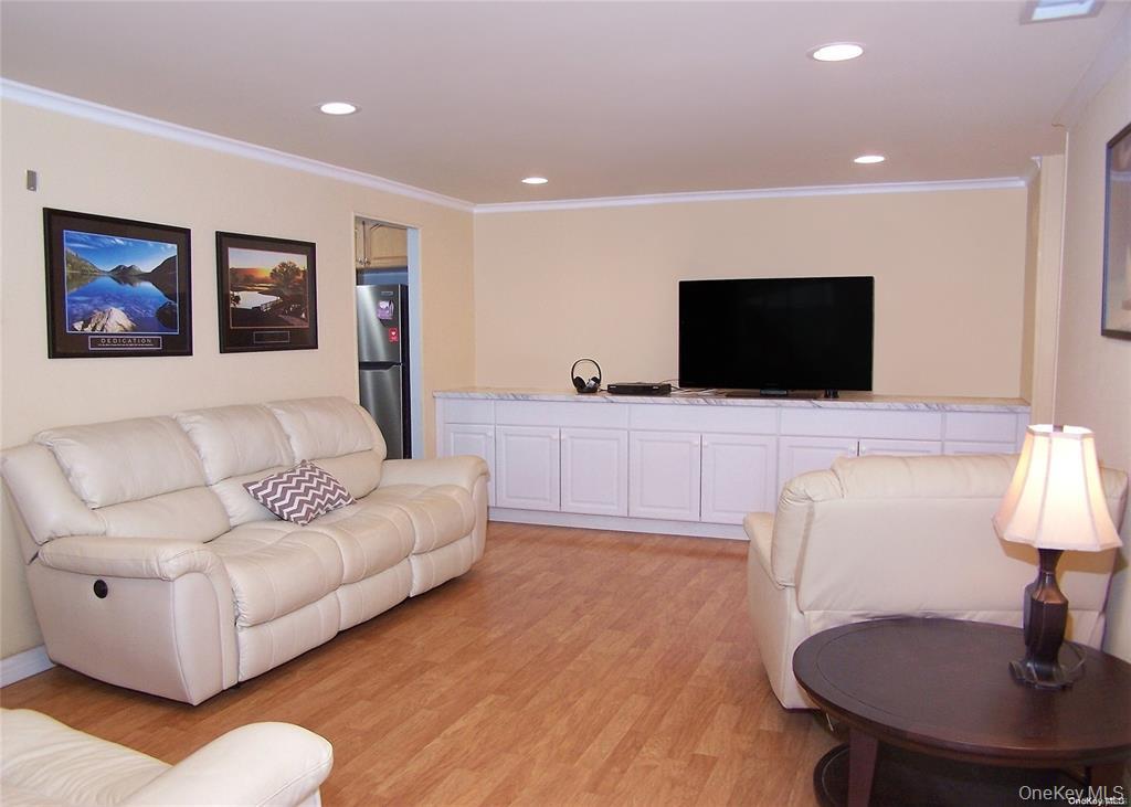 159 Cambridge Drive Property Photo 3