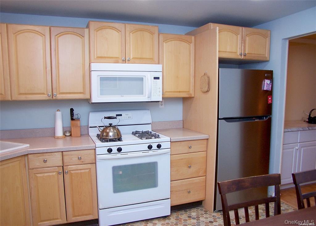 159 Cambridge Drive Property Photo 5