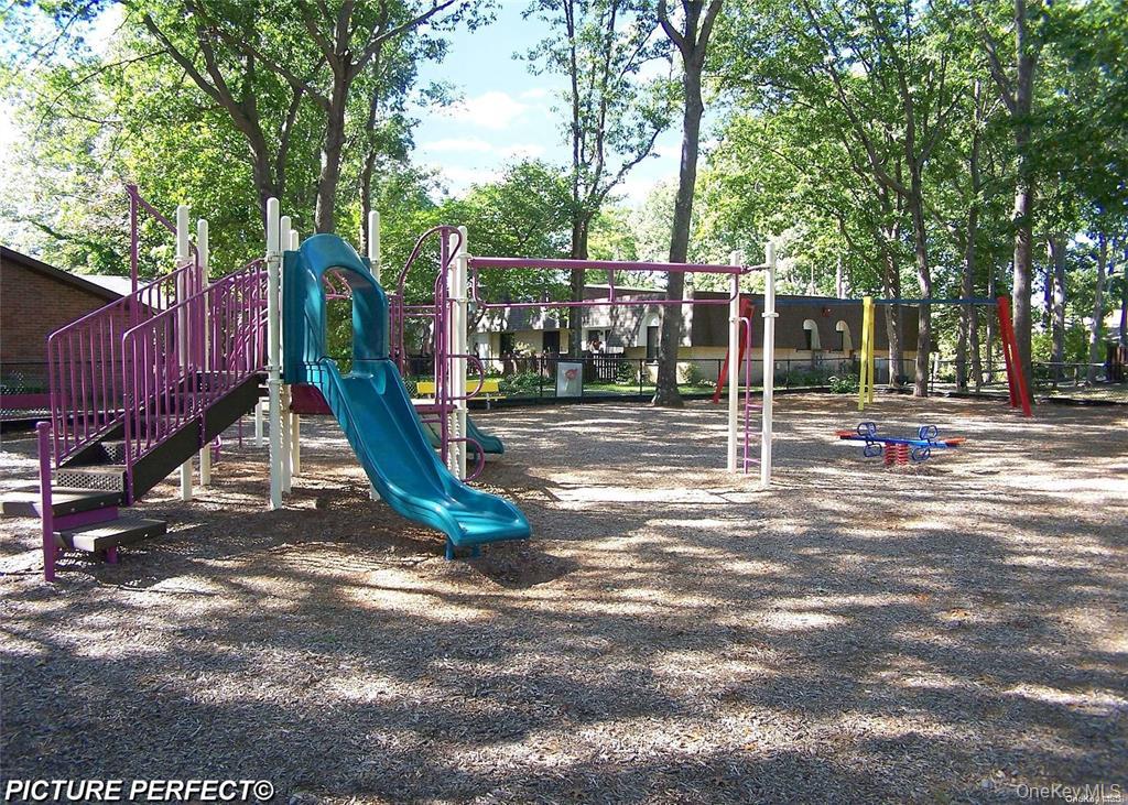 159 Cambridge Drive Property Photo 17