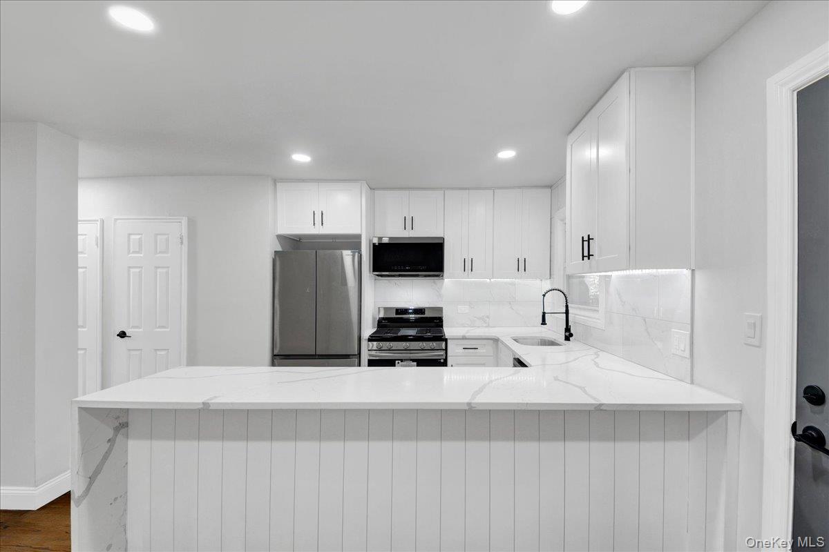 1052 E 227th Street Property Photo 5
