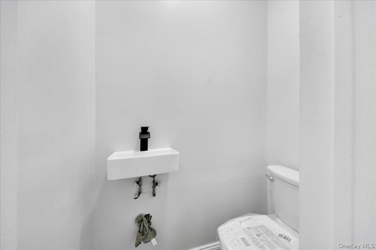 1052 E 227th Street Property Photo 7
