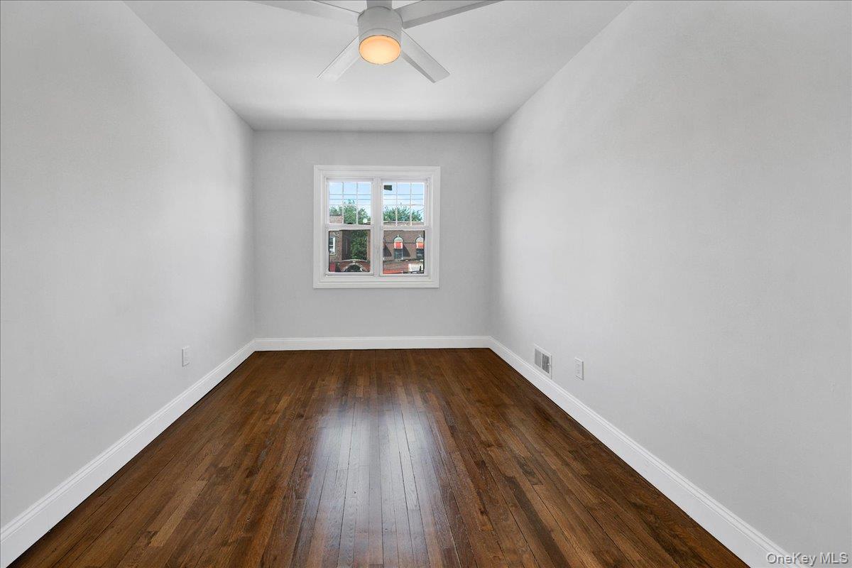 1052 E 227th Street Property Photo 21