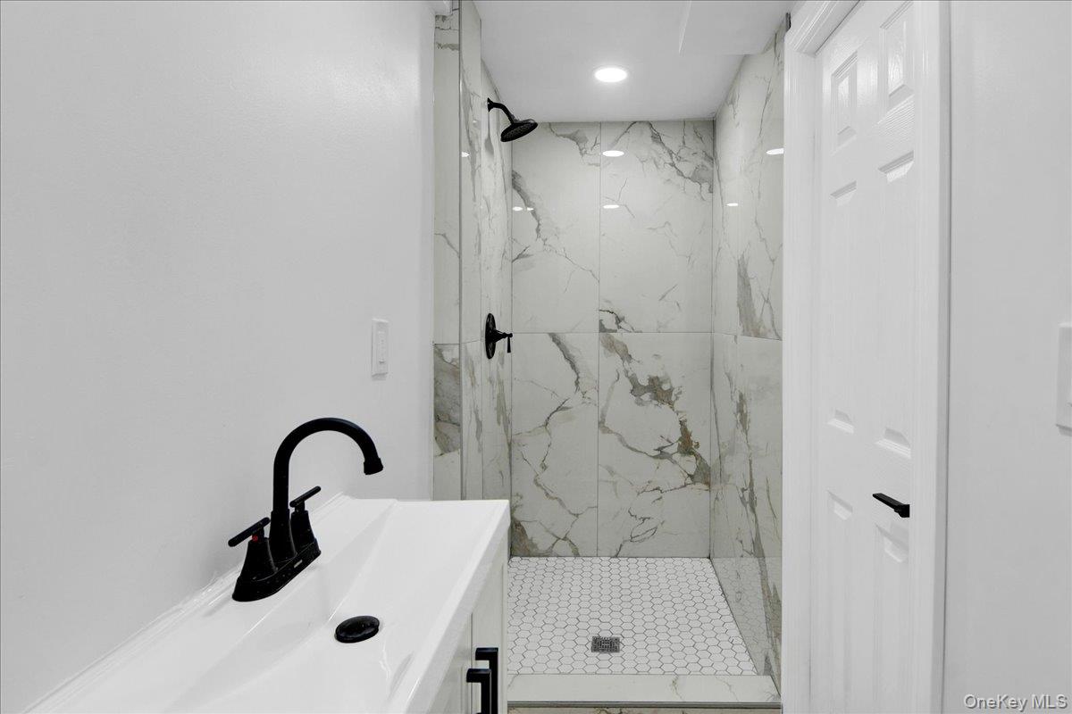 1052 E 227th Street Property Photo 24