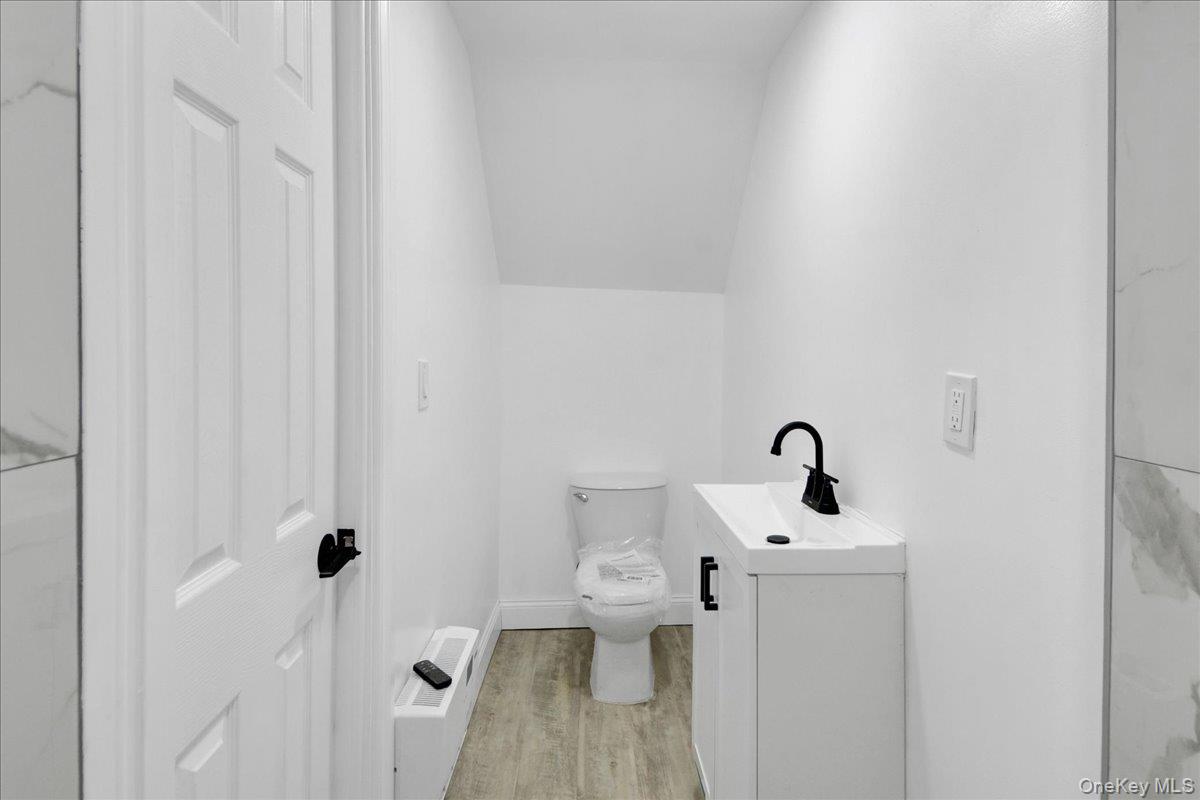 1052 E 227th Street Property Photo 25