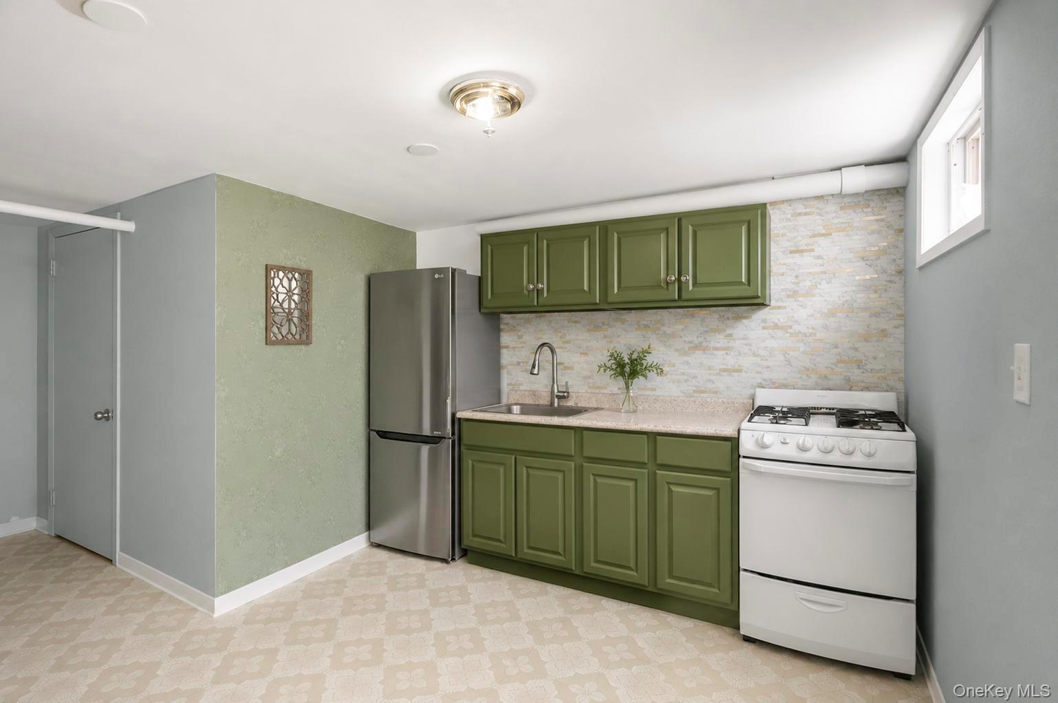 25-50 86th Street Property Photo 22