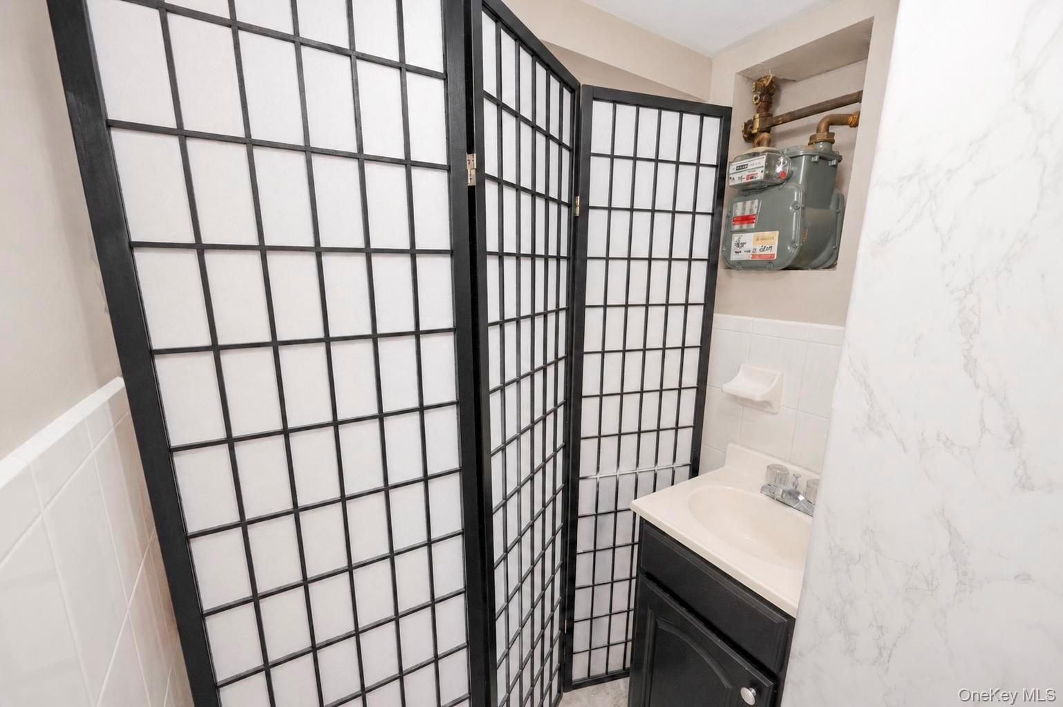 25-50 86th Street Property Photo 29