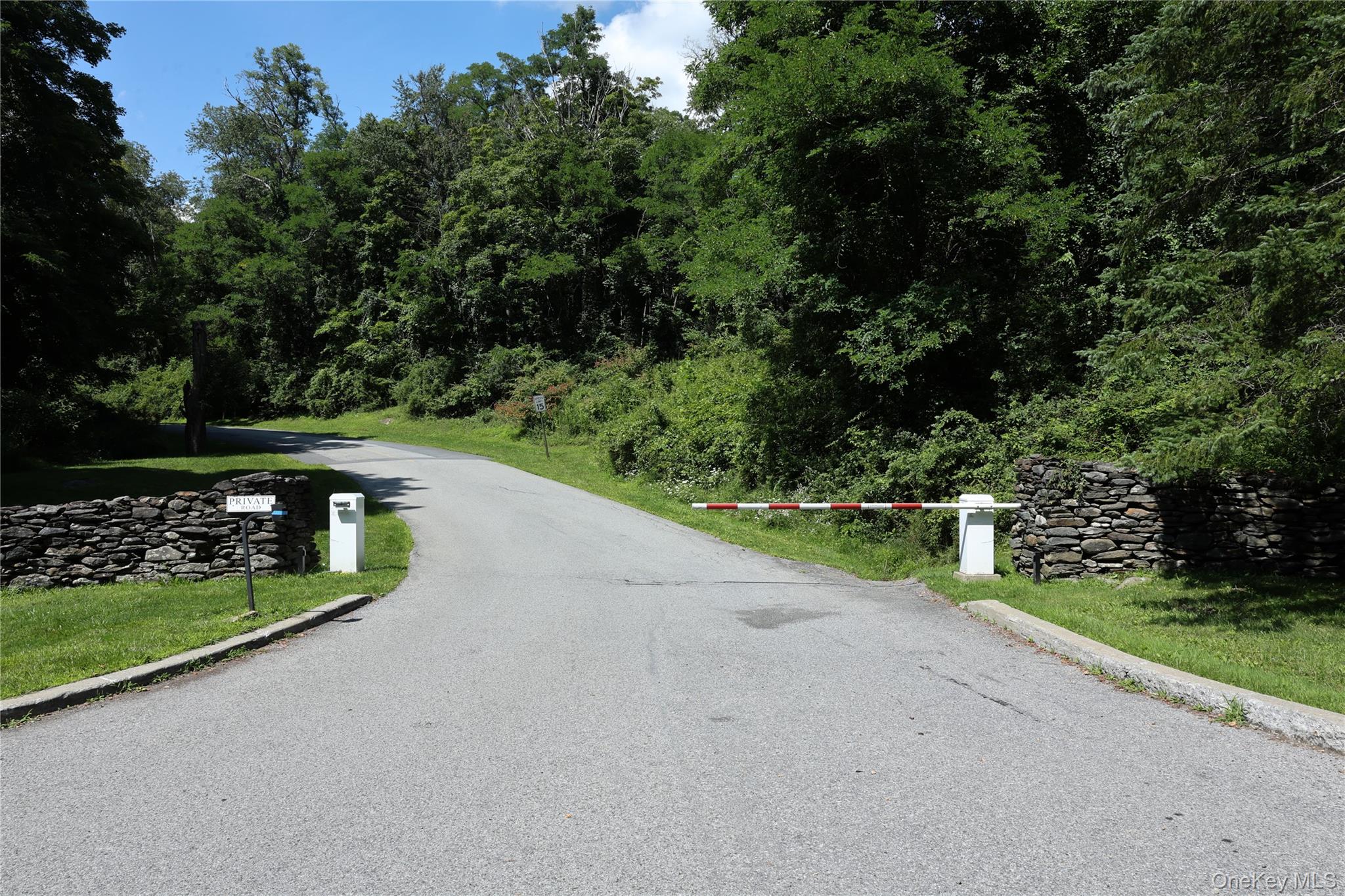 150 Deer Hollow Road Property Photo 3