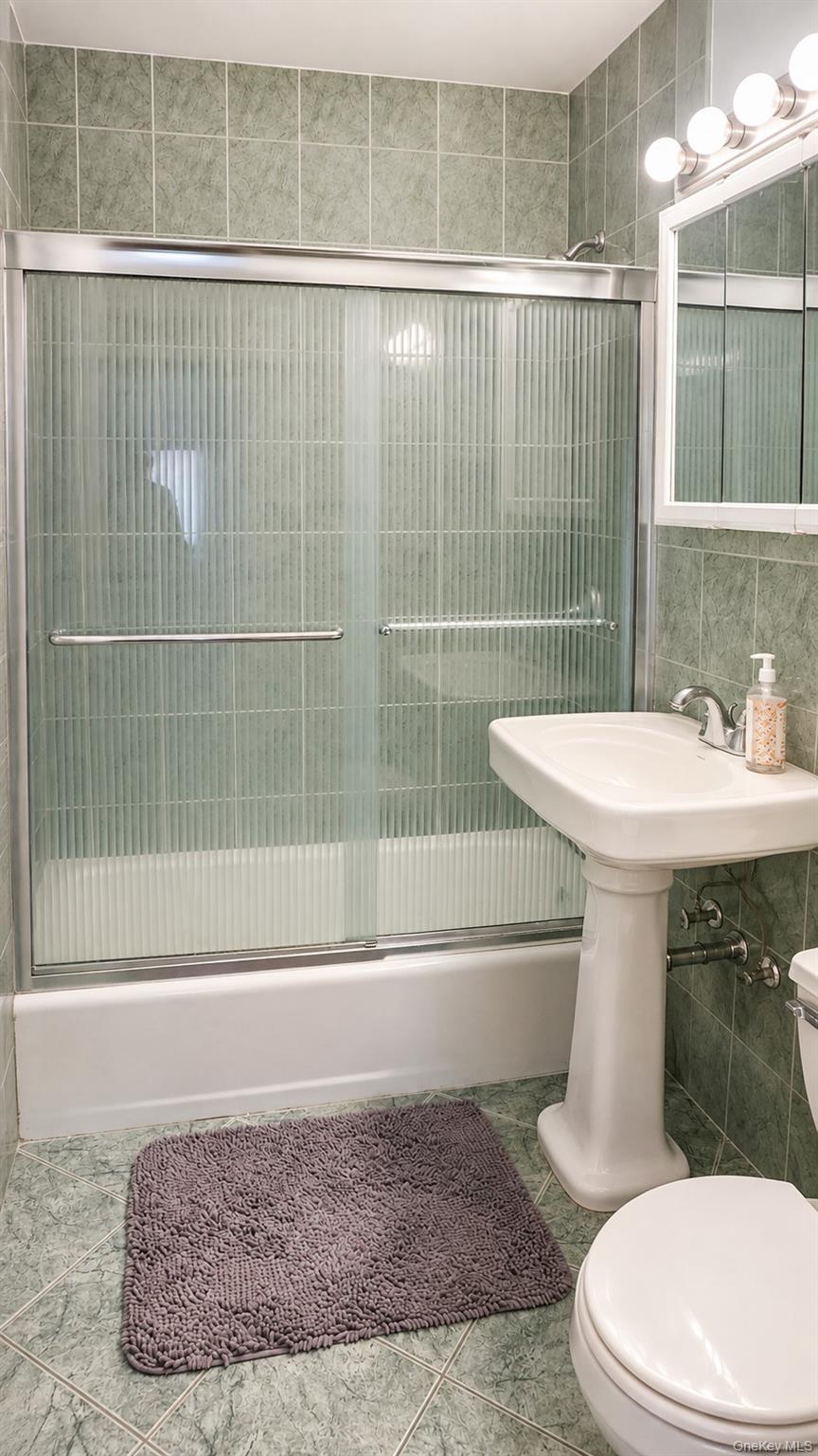 687 Bronx River Road 1j Property Photo 15