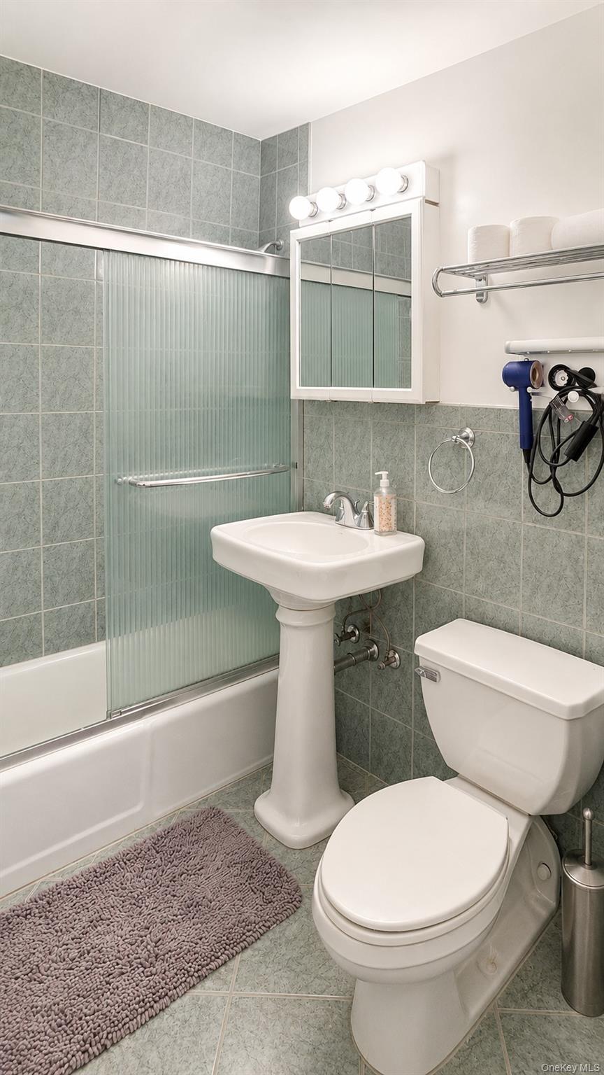 687 Bronx River Road 1j Property Photo 17