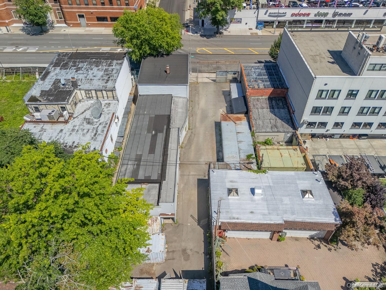 21120 Northern Boulevard Property Photo 3