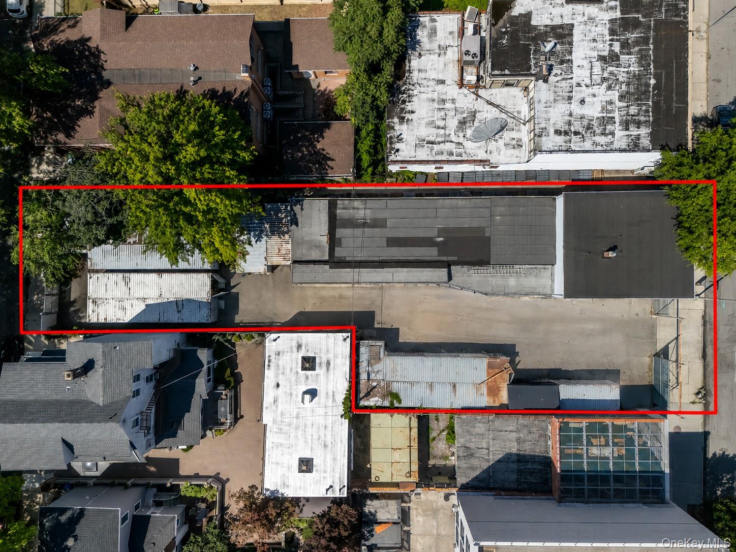 21120 Northern Boulevard Property Photo 4