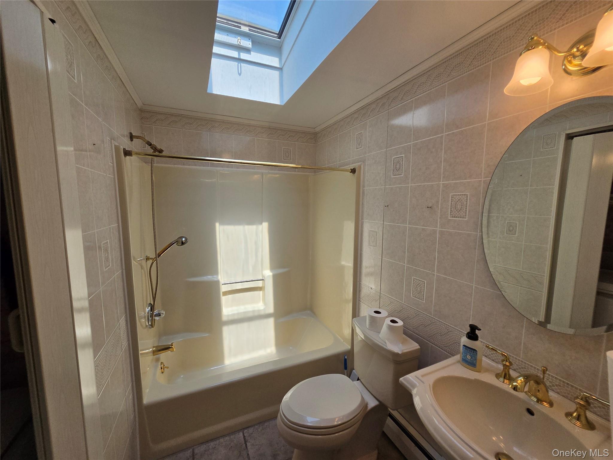 162 Village Circle Property Photo 4