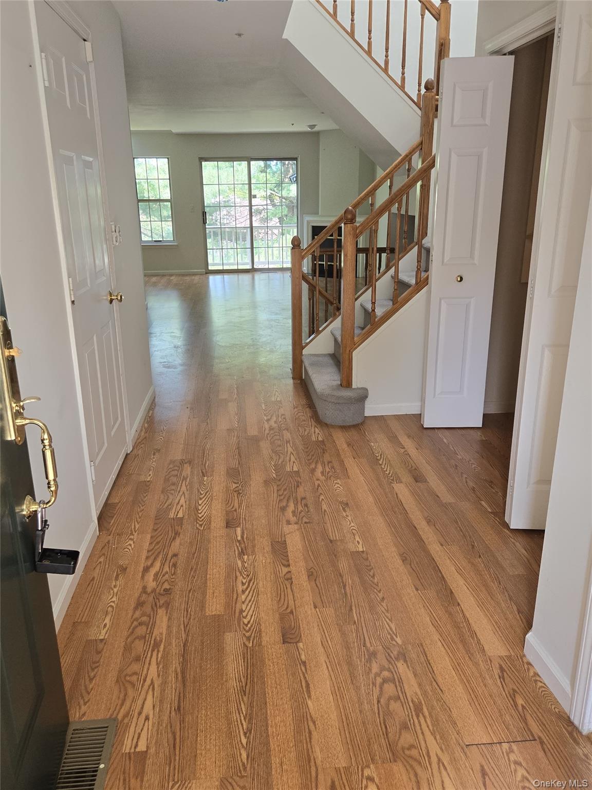 1506 Pondcrest Lane Property Photo 4