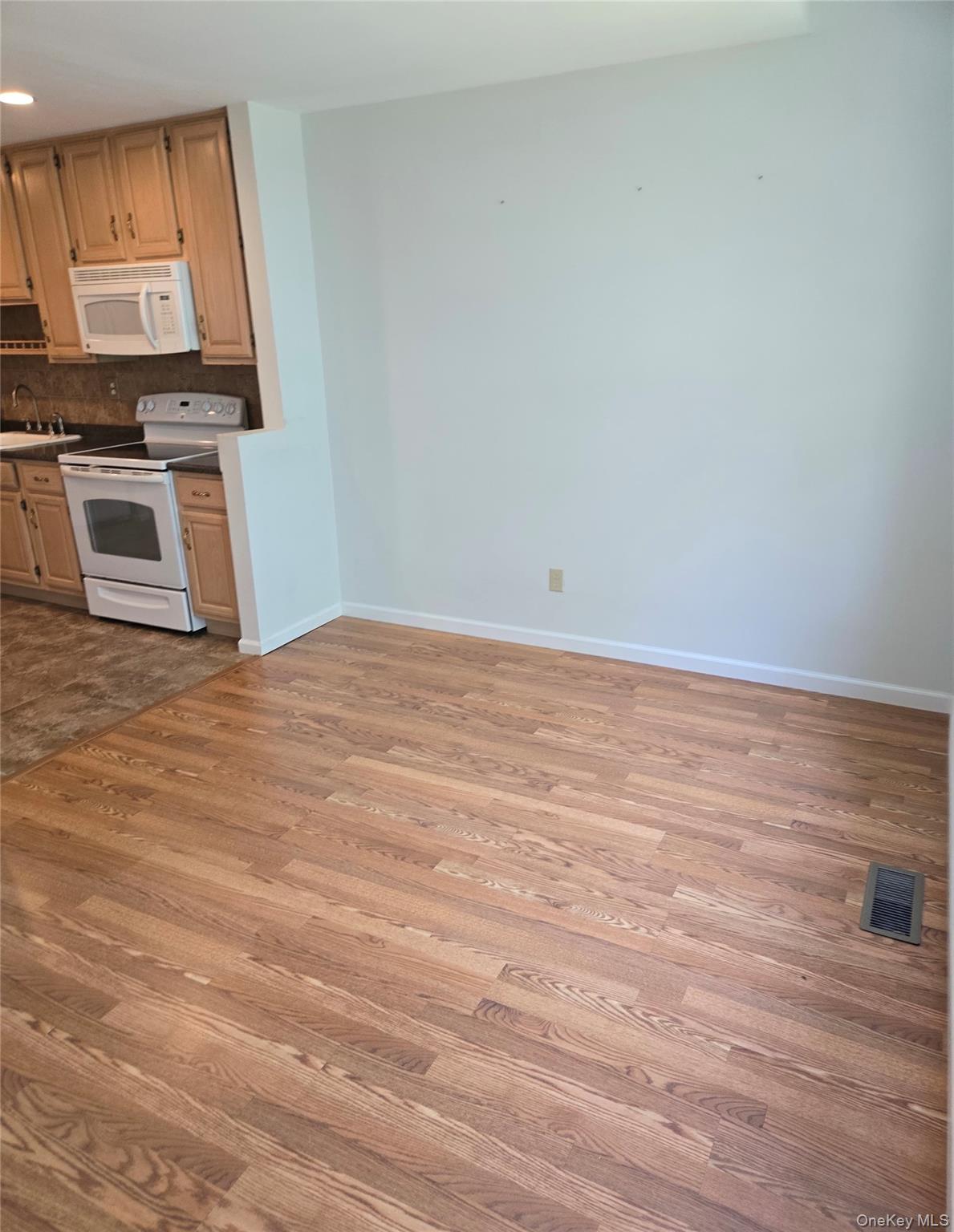 1506 Pondcrest Lane Property Photo 10
