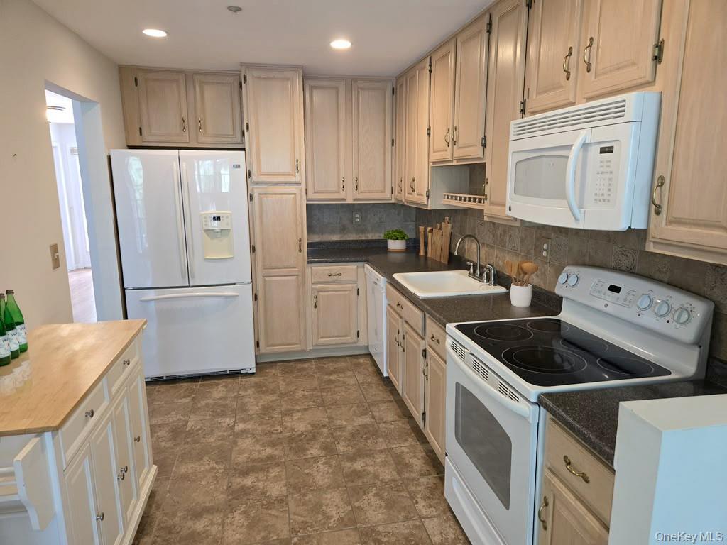 1506 Pondcrest Lane Property Photo 19