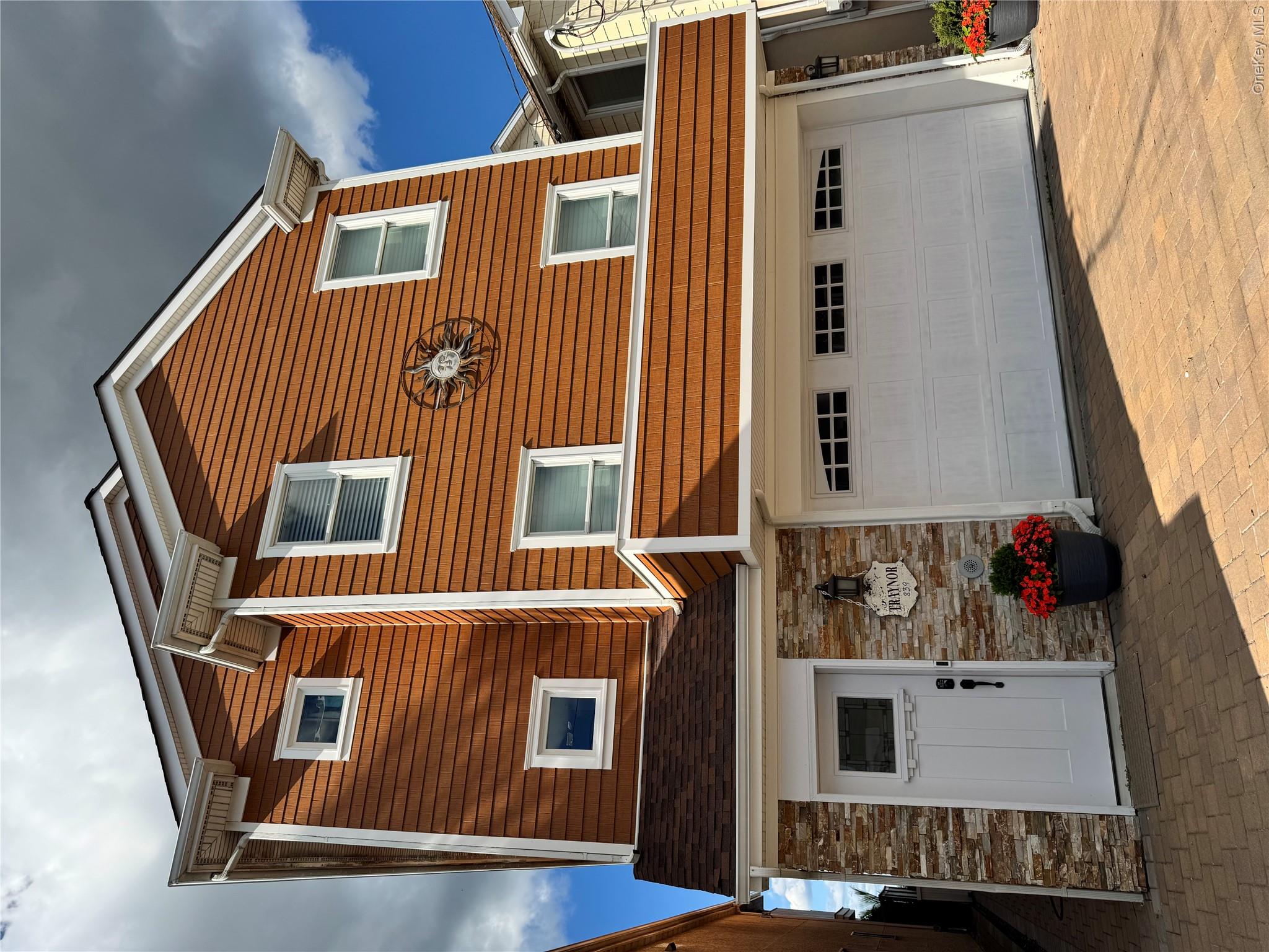 839 W Park Avenue Property Photo 1