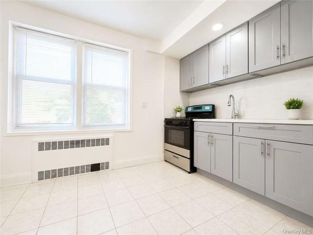 8511 34th Avenue 3h Property Photo 5