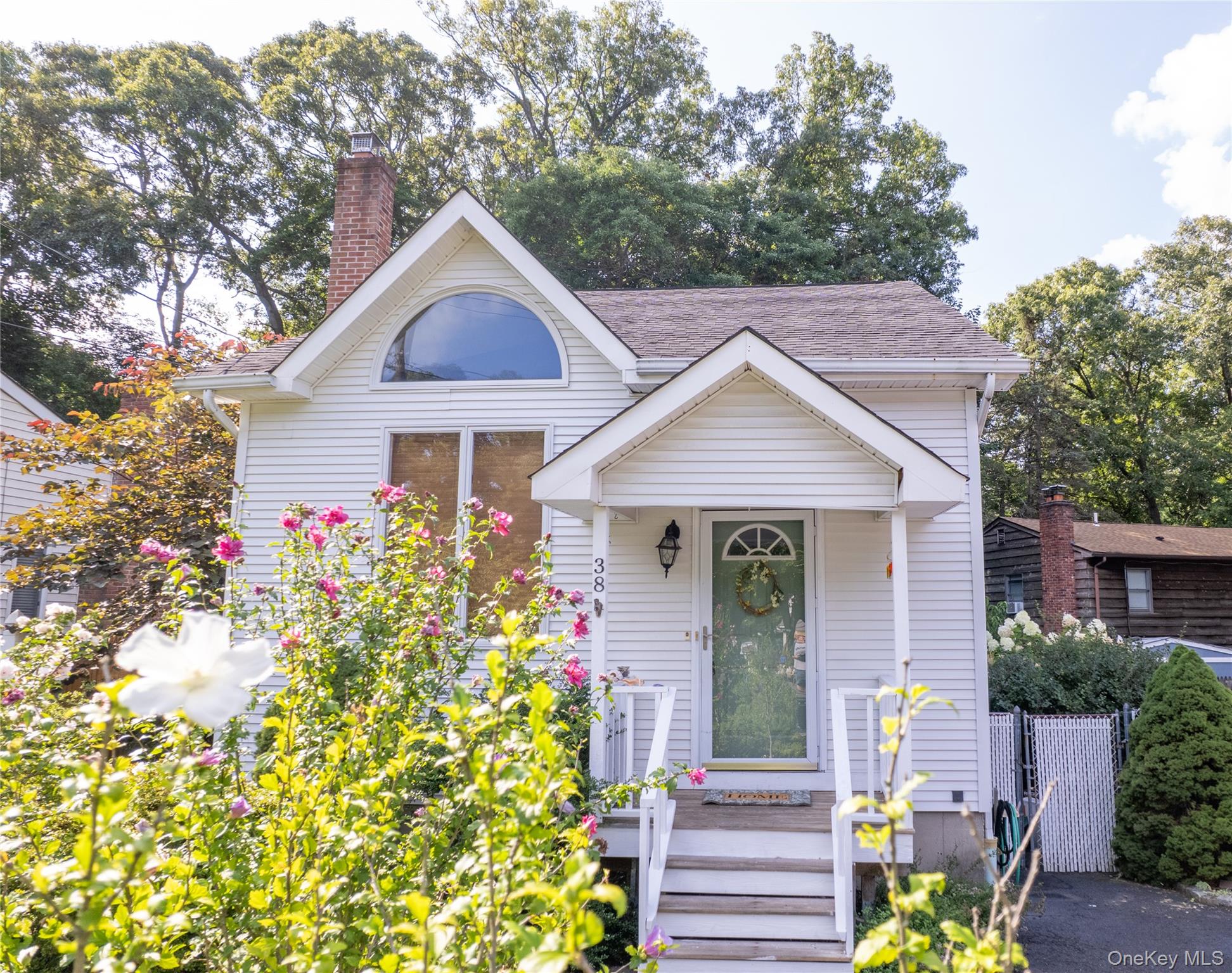 38 Montauk Road Property Photo 1