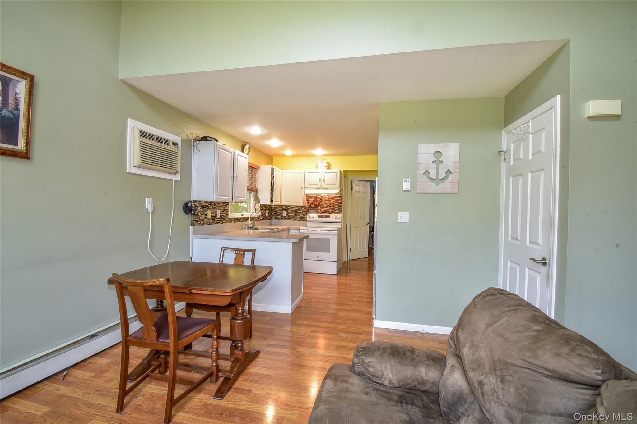 38 Montauk Road Property Photo 3