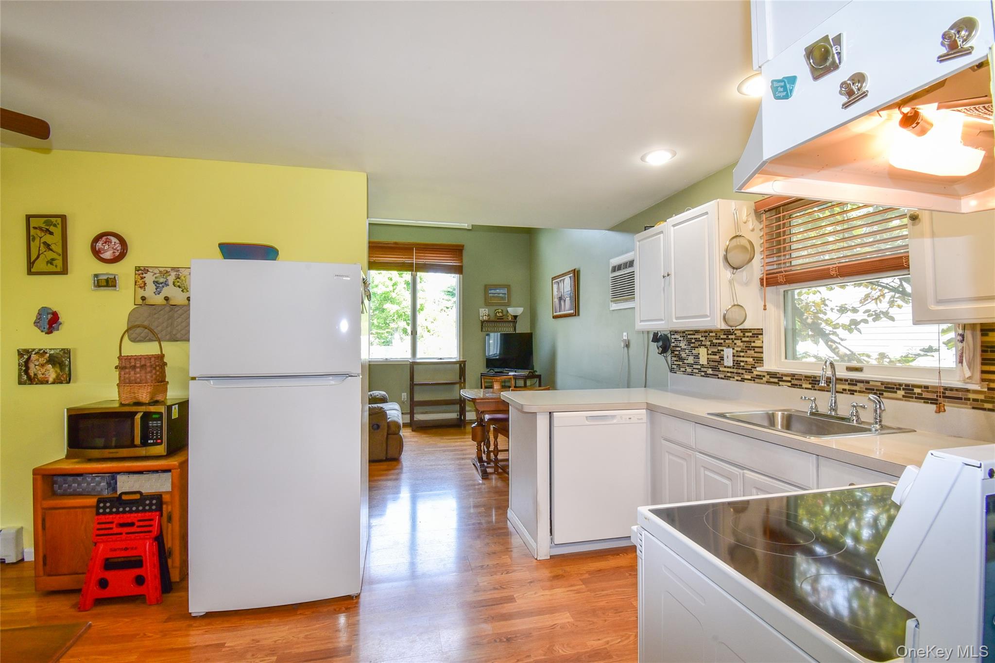 38 Montauk Road Property Photo 4