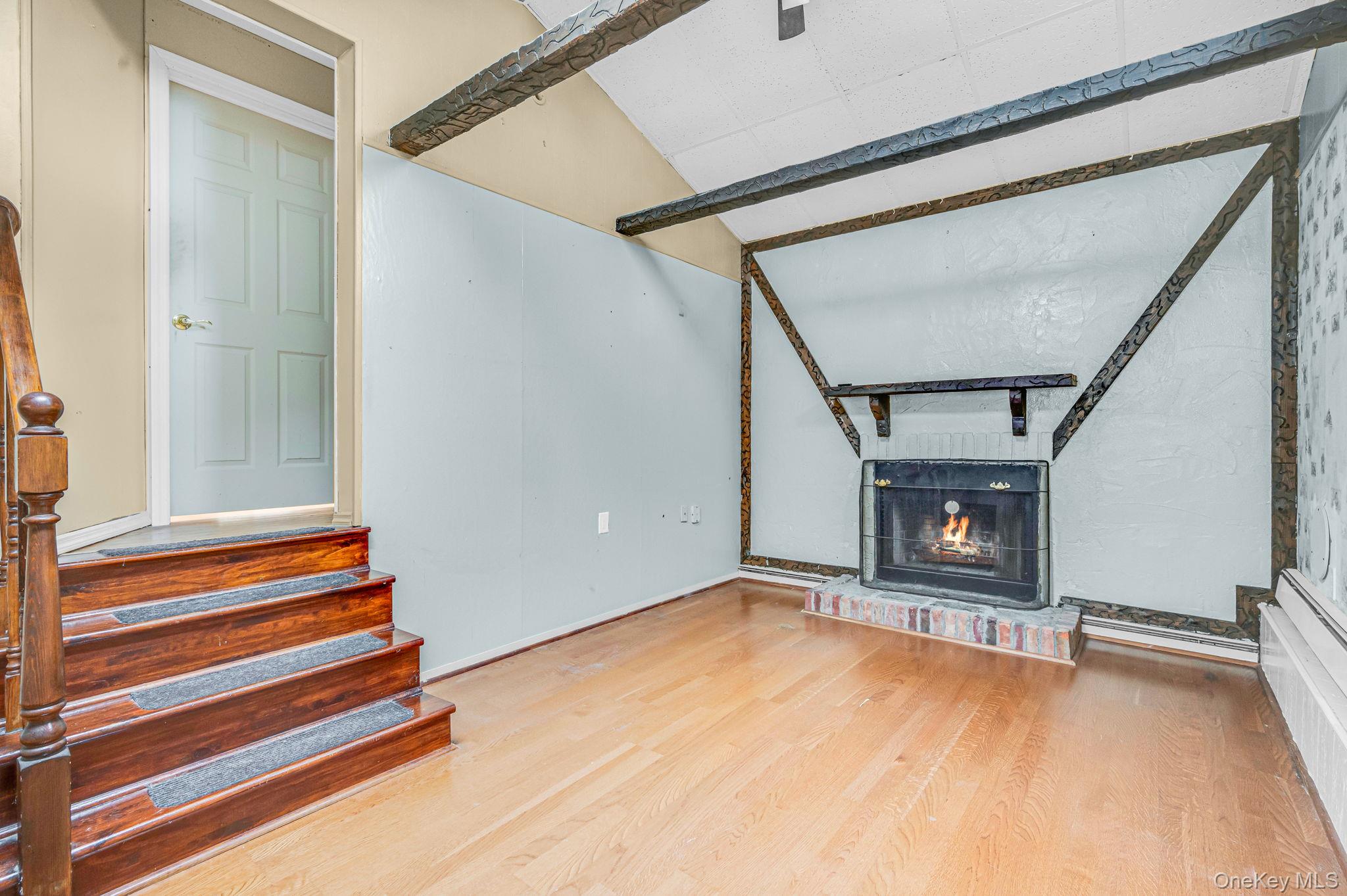 218 11th Street Property Photo 9