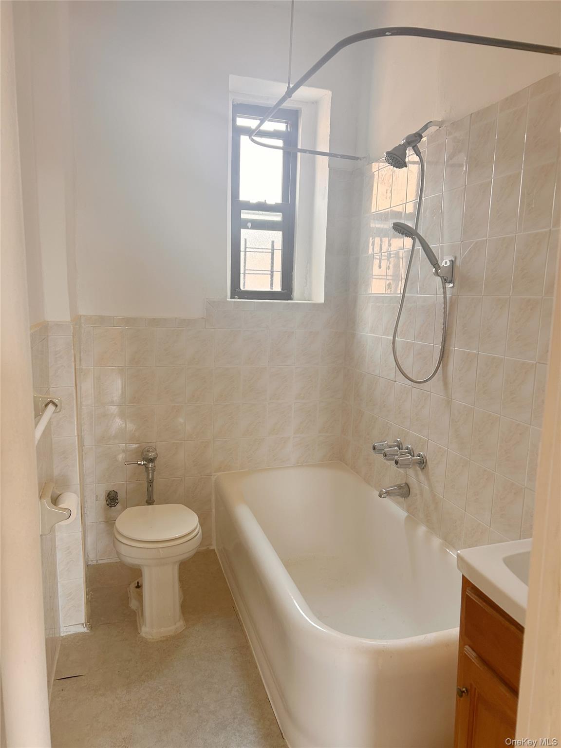 37-16 83rd Street 6g Property Photo 6